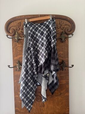 Asymmetric Lovely Dear Black & White Plaid Handkerchief Hem Skirt